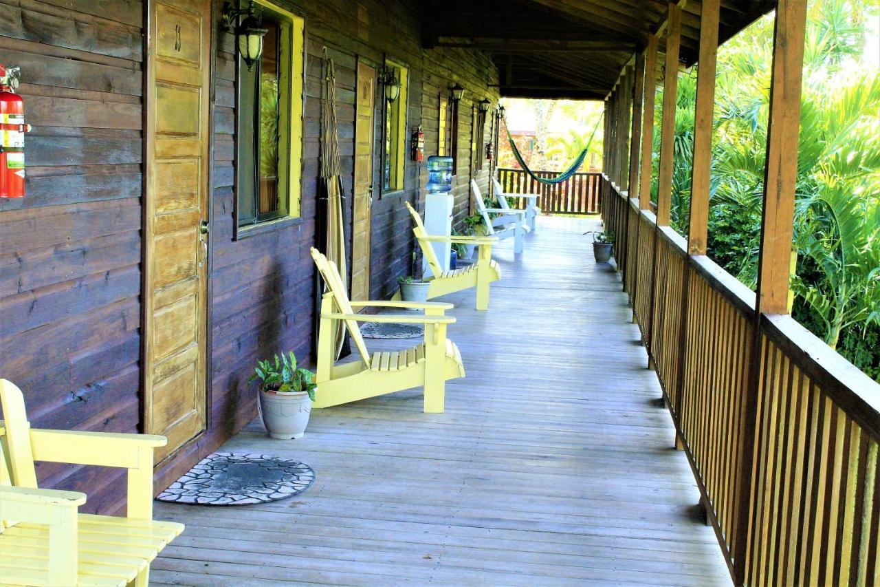 The Log Cab-Inn San Ignacio Exterior foto